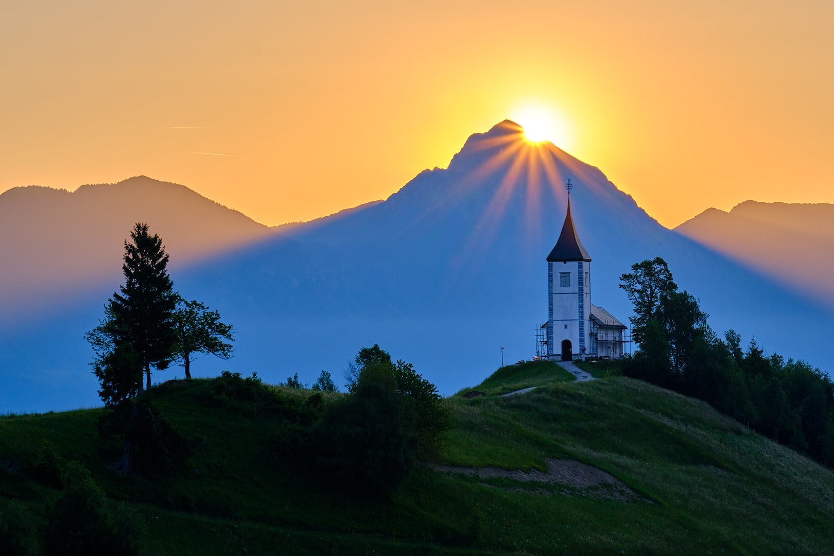 Sonnenaufgang Jamnik Church
